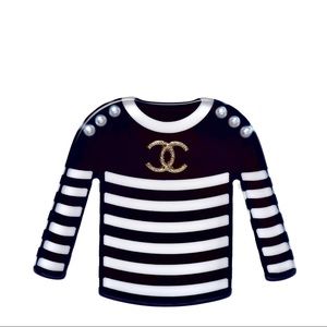 CHANEL Resin Sweater CC Brooch Black White